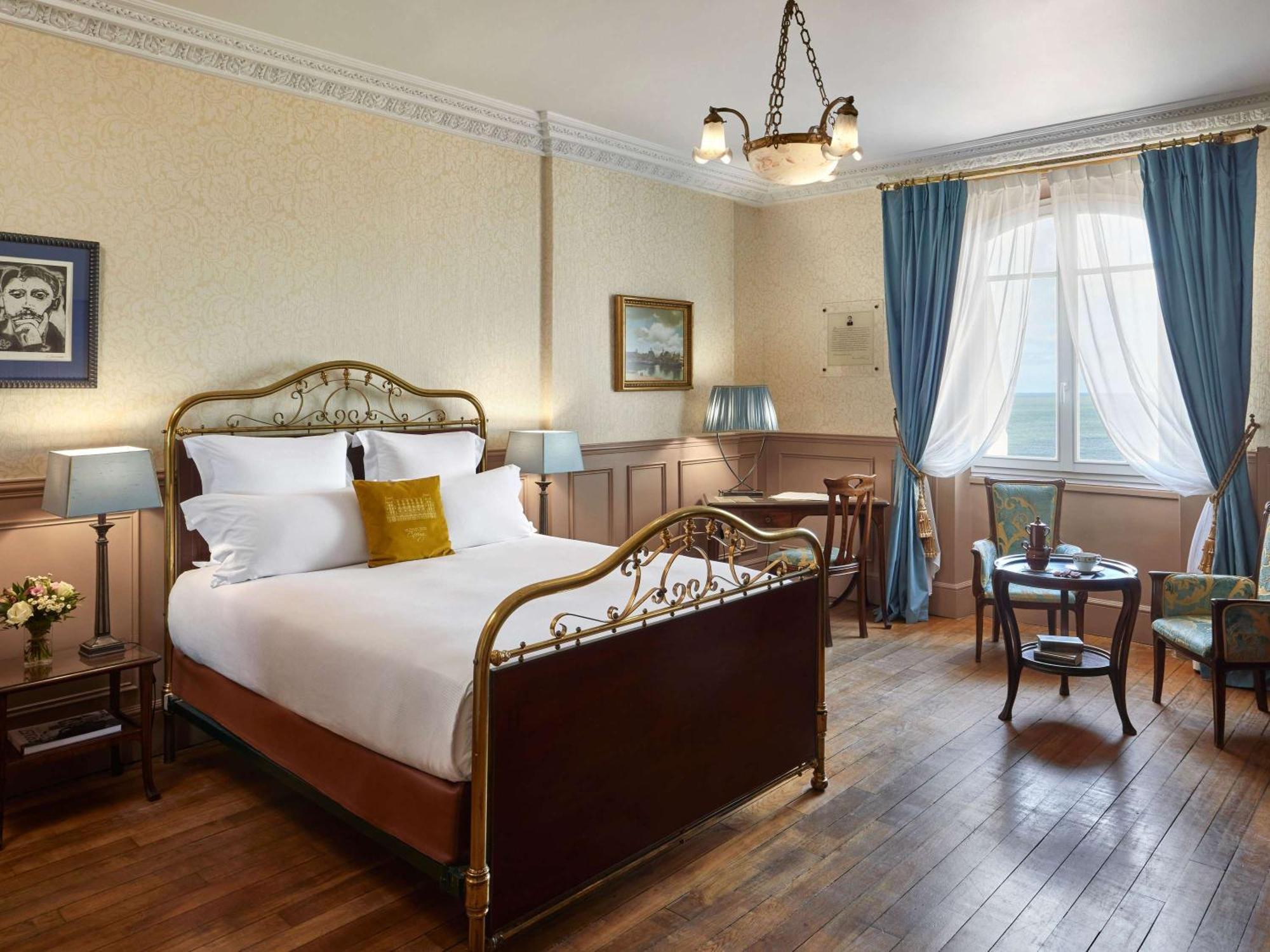 Le Grand Hotel De Cabourg - Mgallery Collection Bagian luar foto