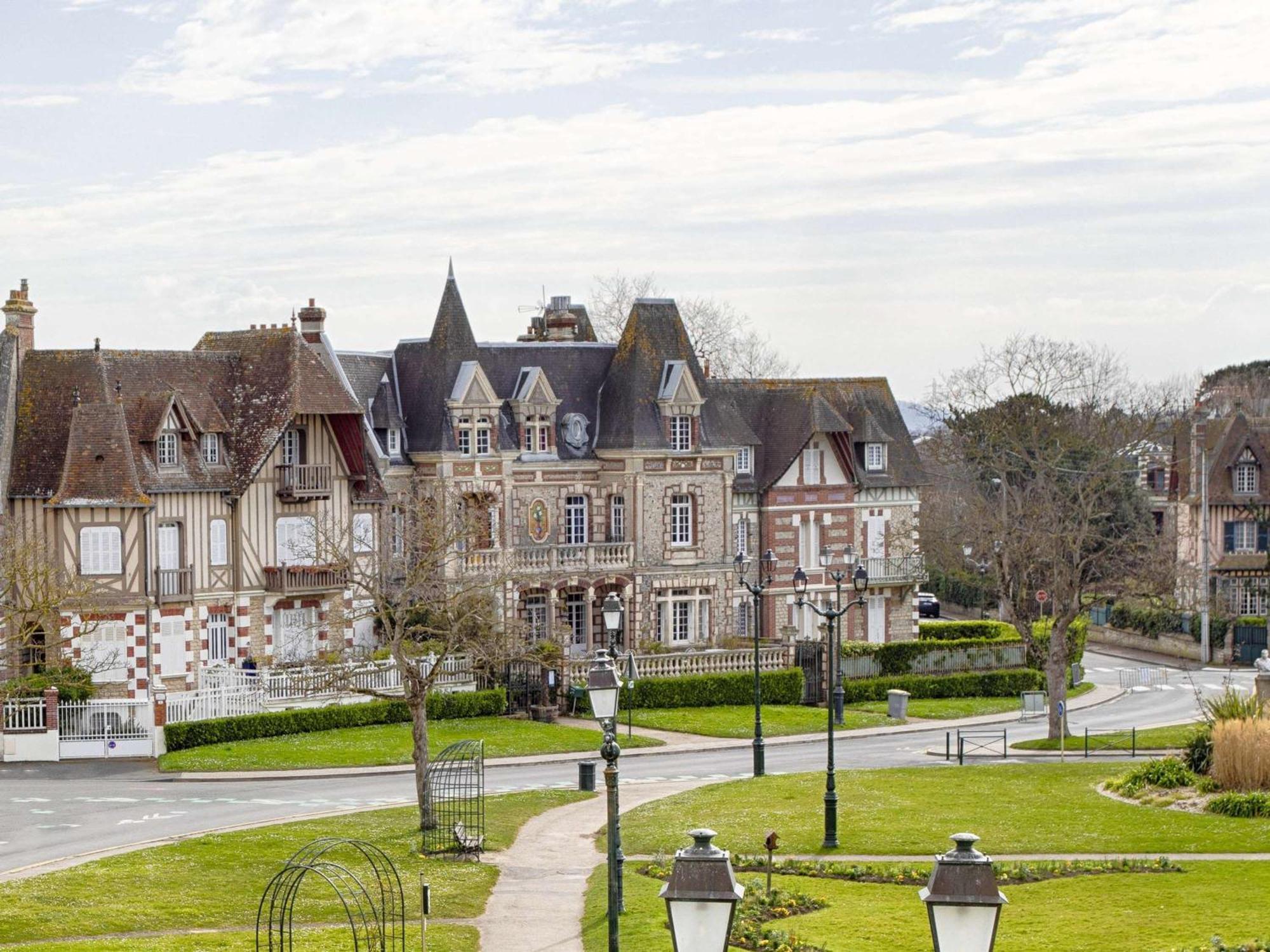 Le Grand Hotel De Cabourg - Mgallery Collection Bagian luar foto