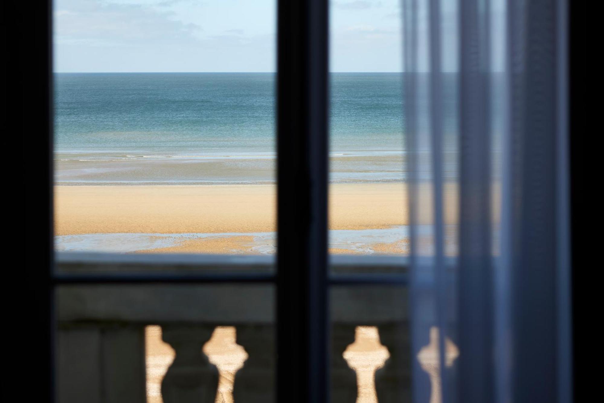Le Grand Hotel De Cabourg - Mgallery Collection Bagian luar foto