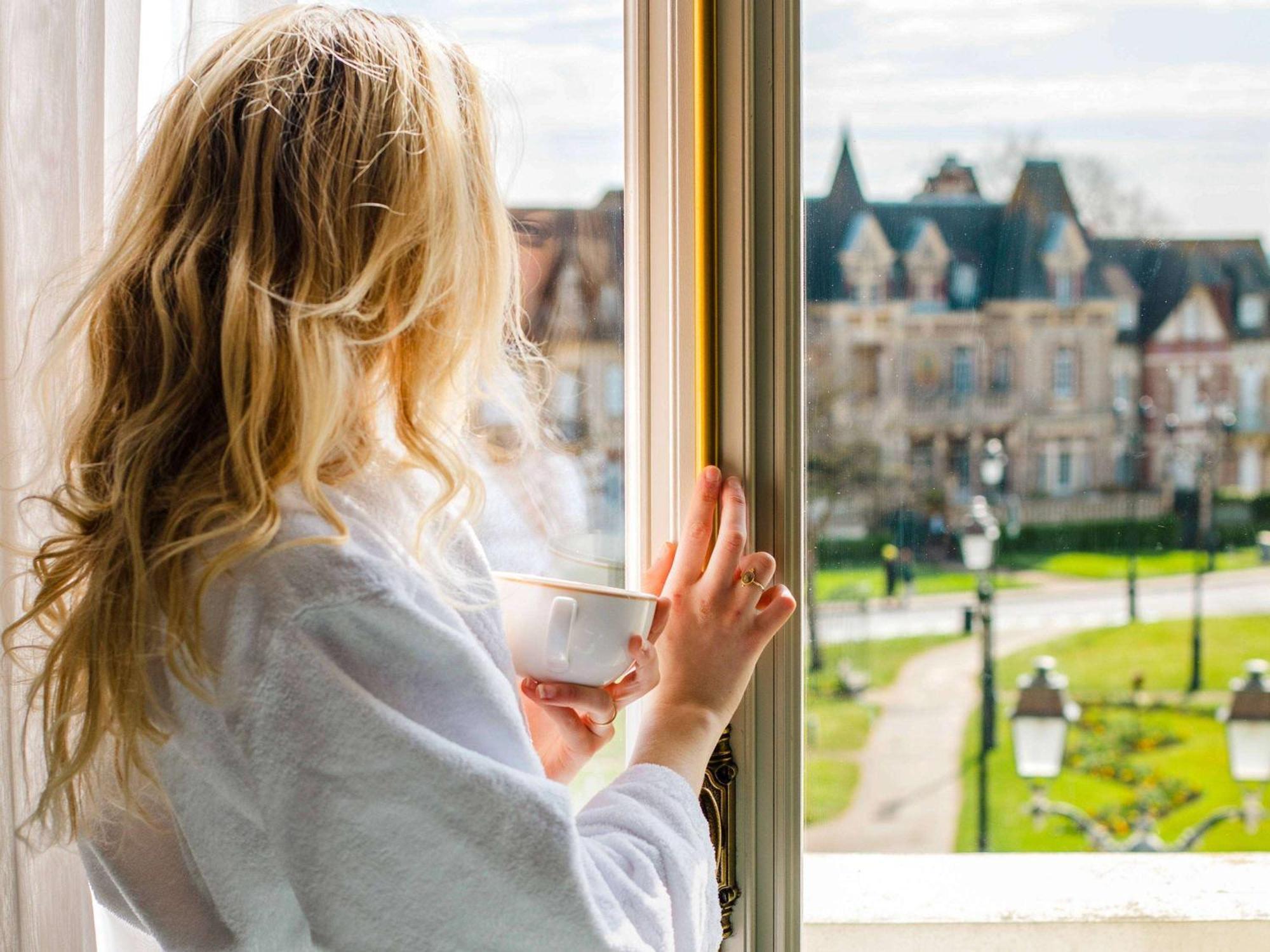 Le Grand Hotel De Cabourg - Mgallery Collection Bagian luar foto