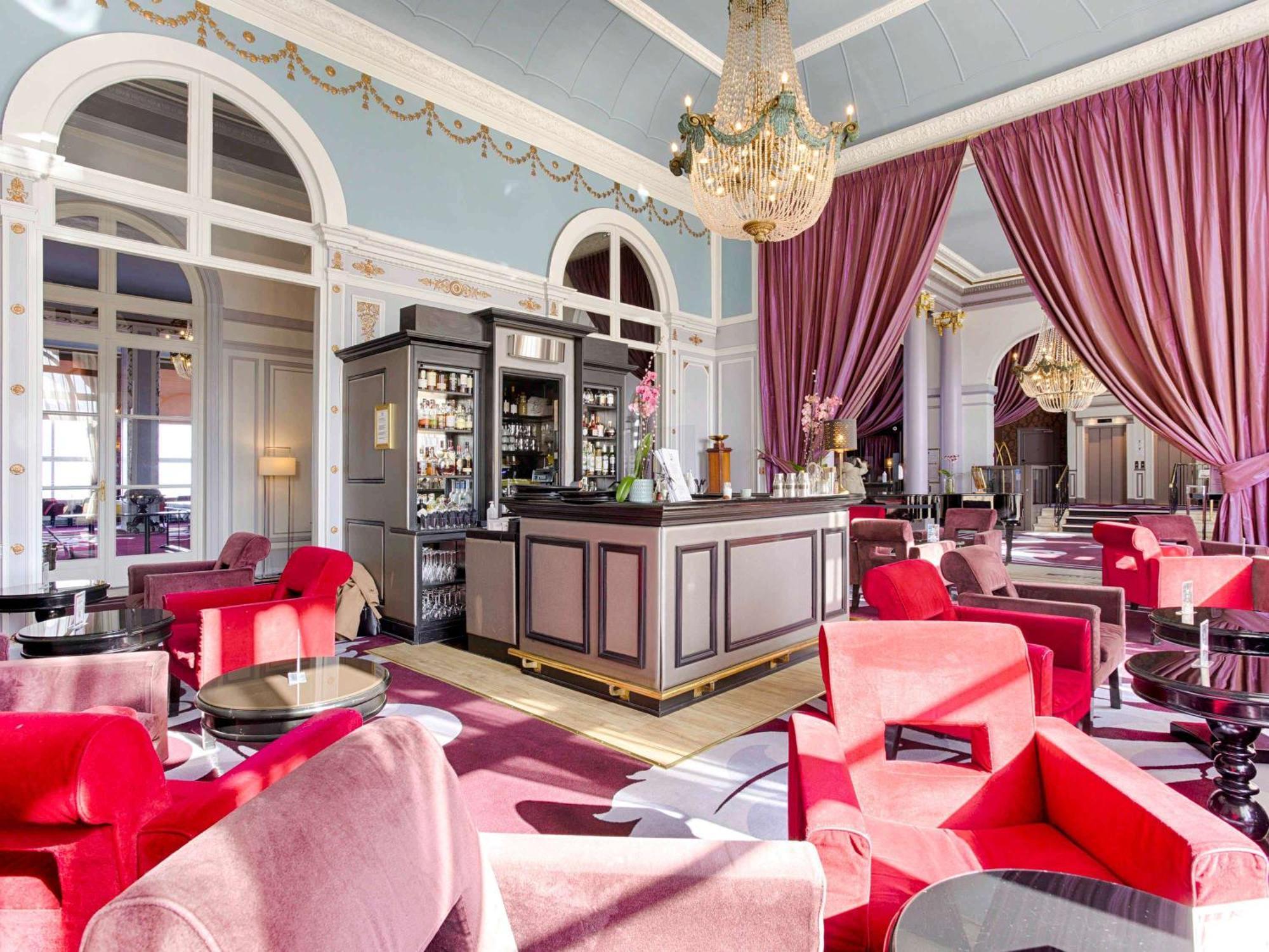 Le Grand Hotel De Cabourg - Mgallery Collection Bagian luar foto